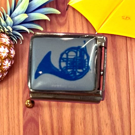 Charm corno francese blu